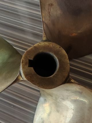 Hélice barco recreo 12x13 1