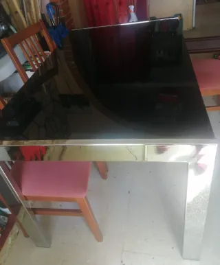 Mesa de salón cristal y metal