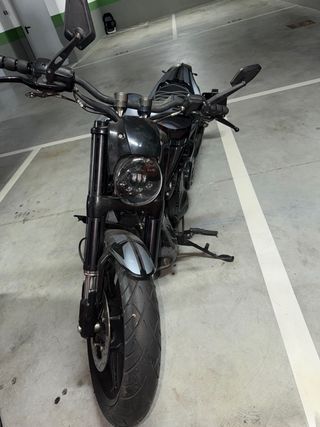 Harley-Davidson Night Rod Negra y Gris