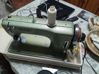 Máquina de coser Refrey Preferida