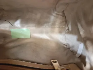 Bolso charol cuadros beige