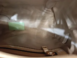 Bolso charol cuadros beige