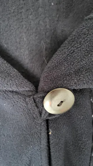 Abrigo Coralina Negro con Bordados