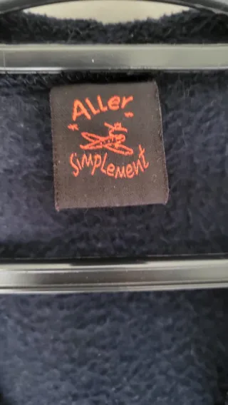 Abrigo Coralina Negro con Bordados