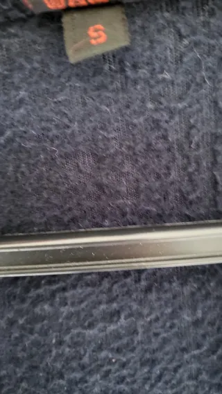 Abrigo Coralina Negro con Bordados