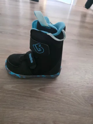Tabla y botas snowboard niño Burton