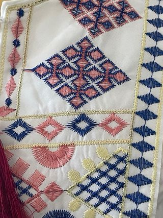 Blusa blanca bordada talla 42