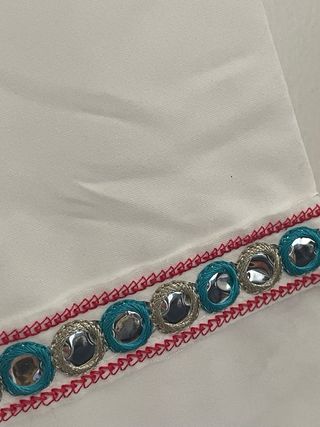 Blusa blanca bordada talla 42