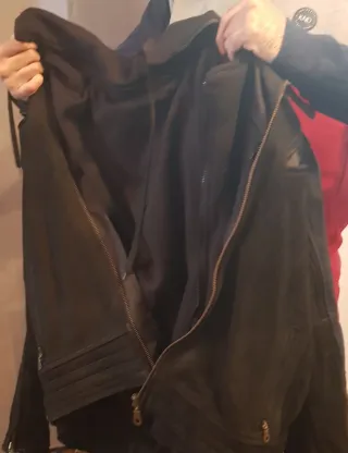 Chaqueta de moto piel negra con capucha