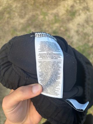 Pantalón Nike Tech Negro