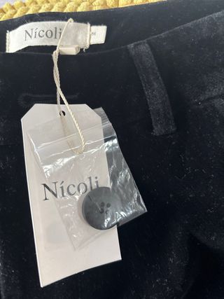 Pantalón bordado floral terciopelo negro