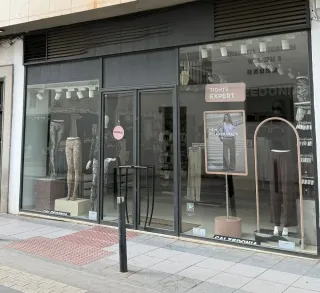 ALQUILO LOCAL COMERCIAL MEJOR UBICACIÓN ALMENDRALE