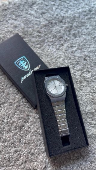 Reloj Poedagar Plata y Blanco