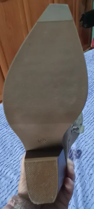 Botas cowboy beige talla 37.