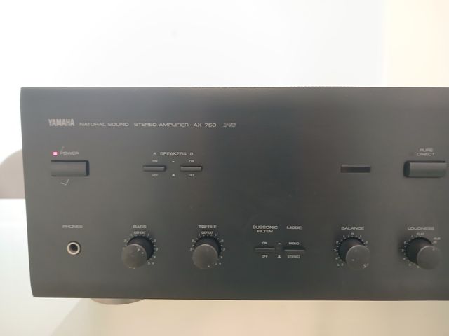 Amplificador Yamaha AX-750 Natural Sound