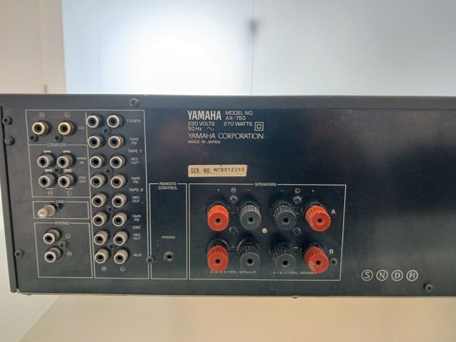 Amplificador Yamaha AX-750 Natural Sound