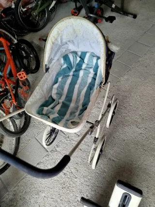 Carro de muñecas vintage