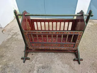 Cuna Marroquí Madera Pintada a Mano