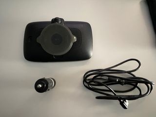 Navegador GPS TomTom con cargador