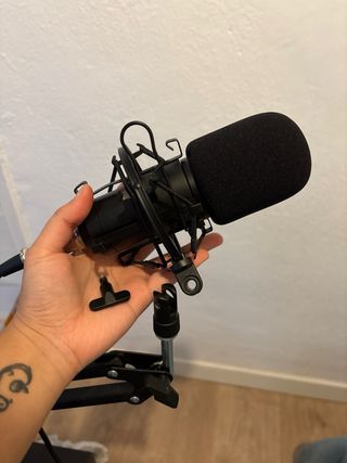 Micrófono TONOR Estudio Negro e interfaz audio USB