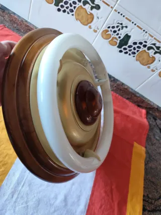 Lámpara de techo madera y metal. Techo cocinas