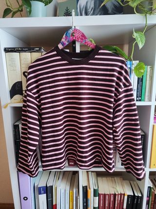 Camiseta oversize rayas marrón y rosa talla M