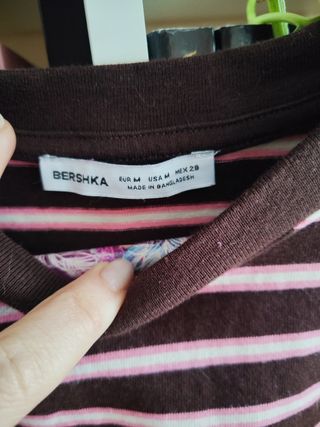 Camiseta oversize rayas marrón y rosa talla M