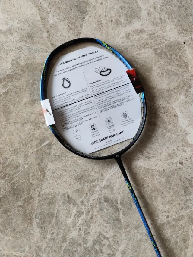 Raqueta Yonex Nanoflare 700 Cian