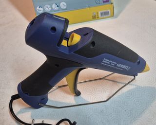 Dosificador de cola termofusible.-