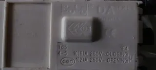 Bloqueo Puerta Lavadora Whirlpool AWM 8082