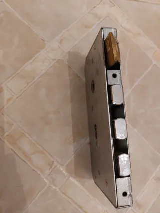 Cerradura ARCU Serie Corta 302-50 Derecha