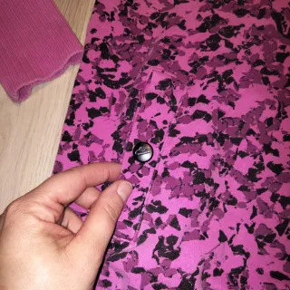 Sudadera Nike Estampada Rosa y Negra