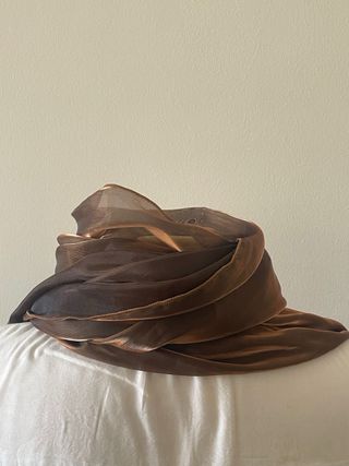 Fular Olivares Marrón y Dorado con Flecos