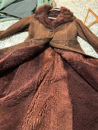 Abrigo largo de piel marrón