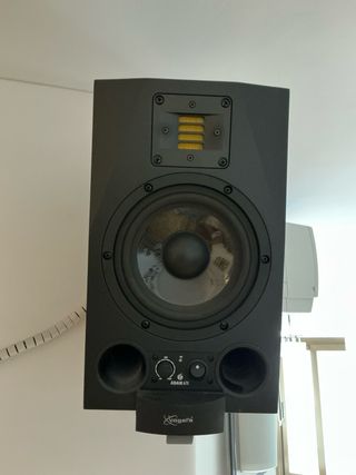 Monitores de estudio Adam A7X negros