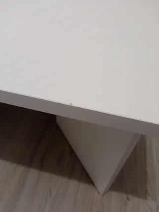 Mesa de centro blanca de madera