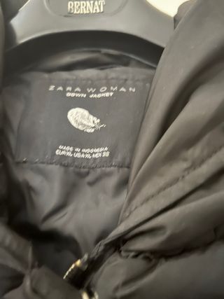 Abrigo acolchado Zara con cinturón Talla XL