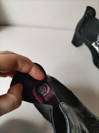 Botines charol tacón