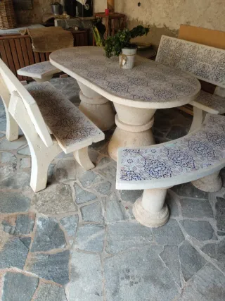 Mesa de jardín de piedra para 8 personas