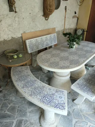 Mesa de jardín de piedra para 8 personas