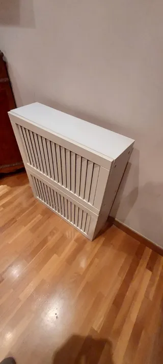 Mueble de baño de madera blanco