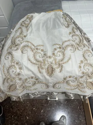 Manteletas Falleras Doradas y Blancas