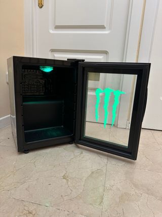 Mini Nevera Monster Edición Limitada
