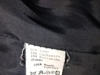 Abrigo negro de vestir