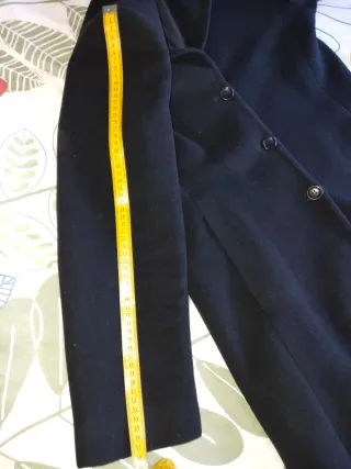 Abrigo negro de vestir