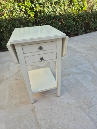 Mesita auxiliar extensible blanca