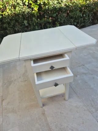 Mesita auxiliar extensible blanca