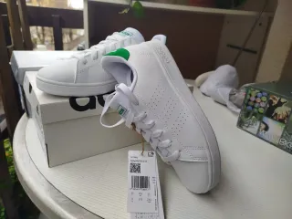 Zapatillas Adidas Niños T35 Blancas y Verdes
