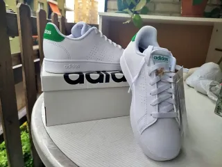 Zapatillas Adidas Niños T35 Blancas y Verdes