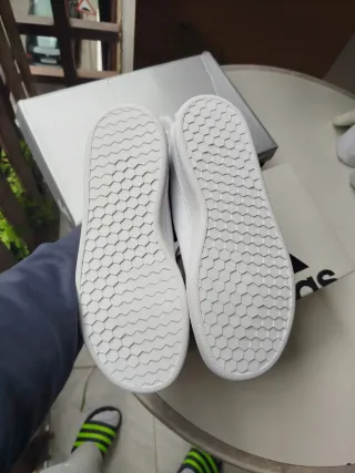 Zapatillas Adidas Niños T35 Blancas y Verdes